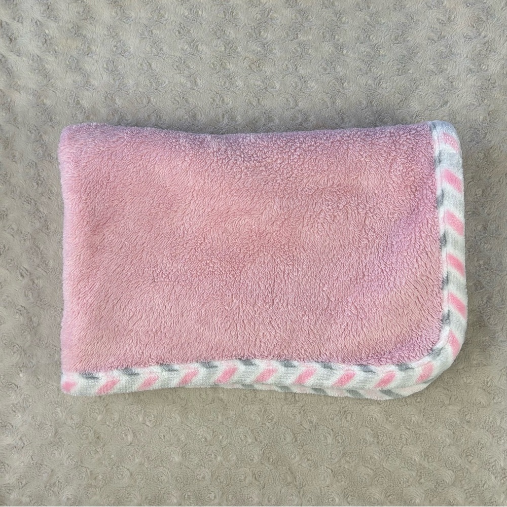 Cribmates Pink Baby Blanket White Gray Chevron Edge Trim Security Lovey